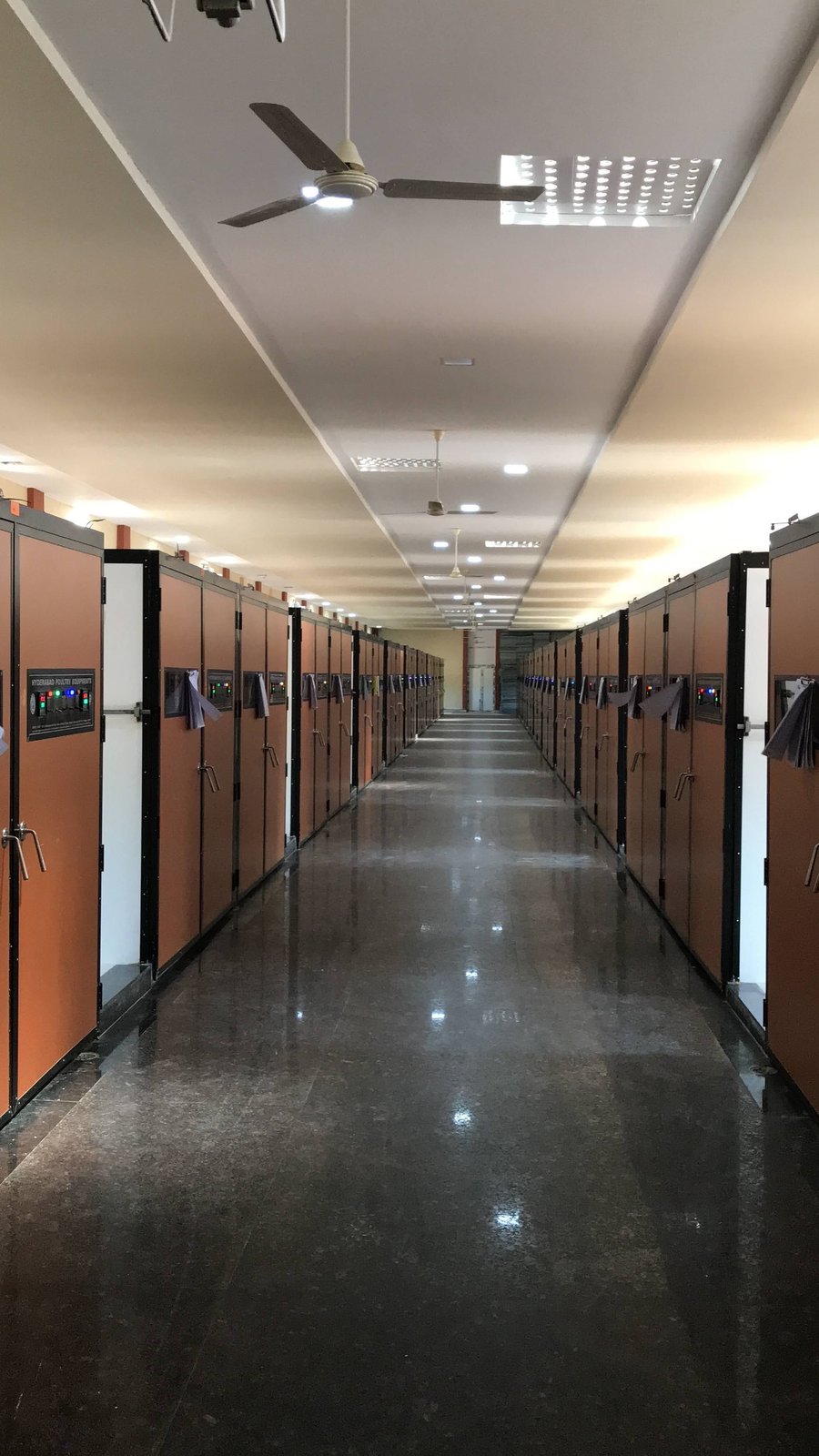 Incubator corridor